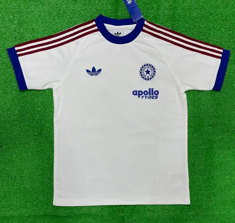 FAN CRICKET TRAVEL ROUND NECK