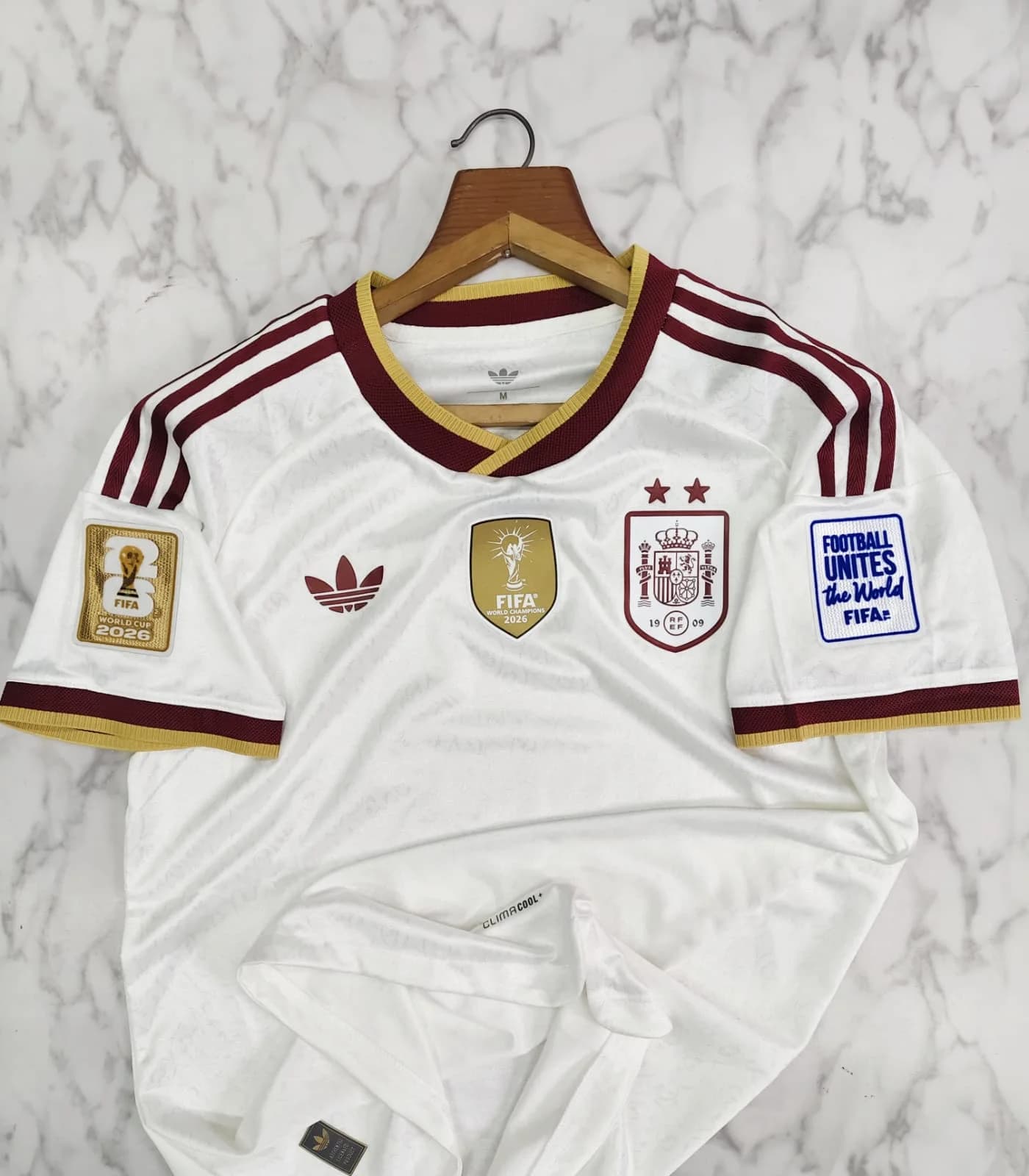 PLAYER SPAIN AWAY WITH WC BADGES thumbnail 2